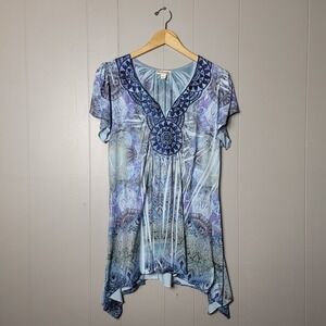 WORLD UNITY BLUE SUBLIMATION BLOUSE EMBELLISHED V NECKLINE WOMENS SIZE LARGE